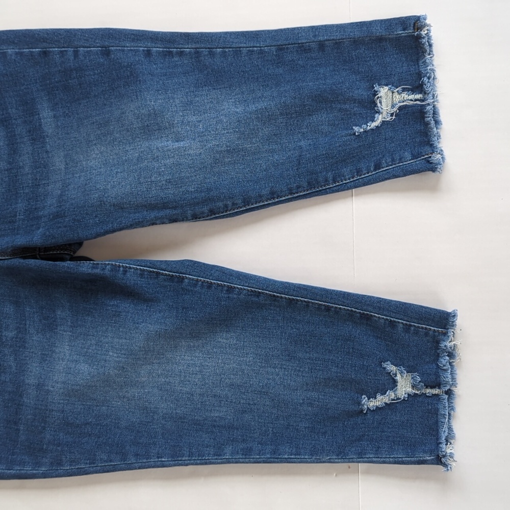 Honey & Bristle Distressed Frayed Hem Capri Jeans 10P Blue - Picture 11 of 15